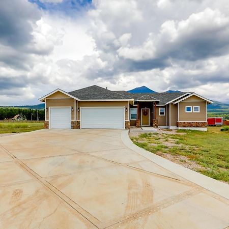 Vistas Bonitas Home With Patio 7 Mi To Snowbowl! 깃대 외부 사진
