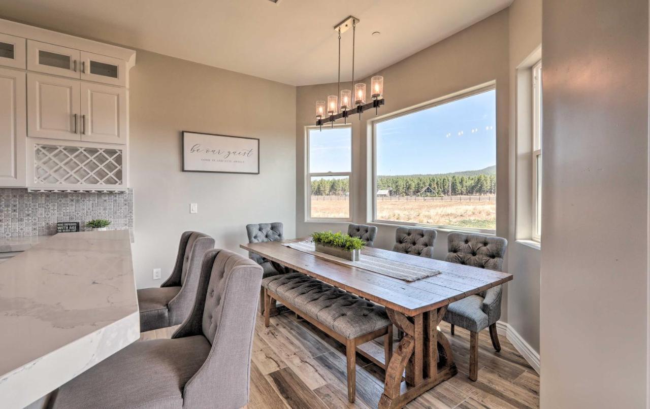 Vistas Bonitas Home With Patio 7 Mi To Snowbowl! 깃대 외부 사진